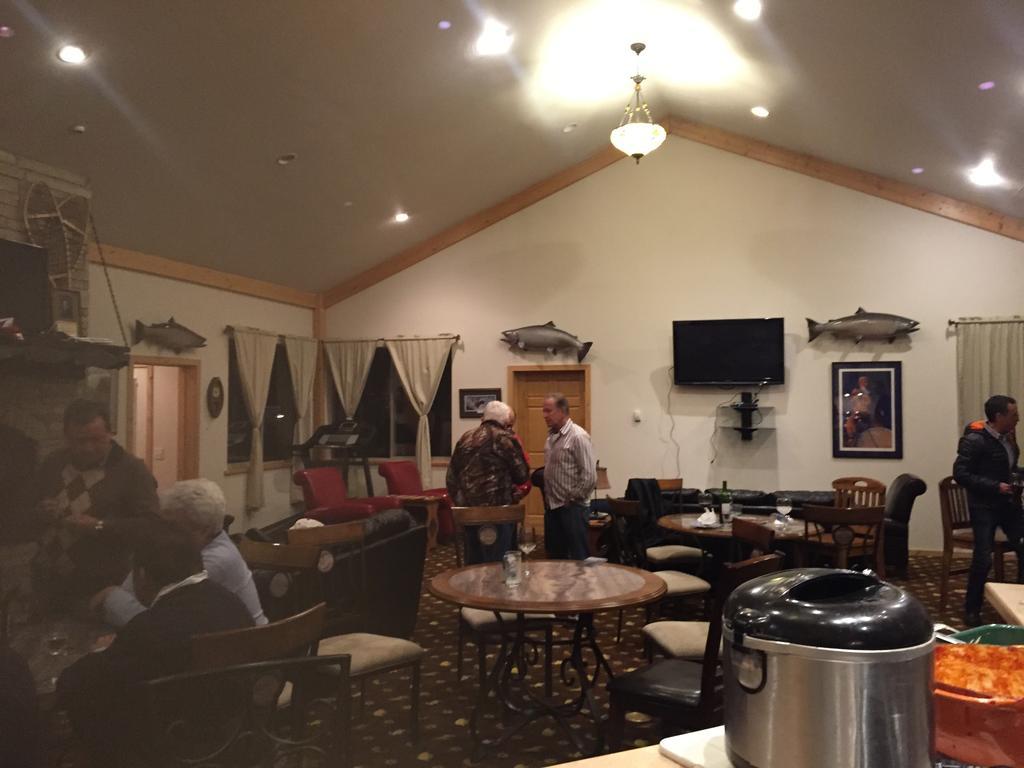 קנאי Salmon Catcher Lodge מראה חיצוני תמונה